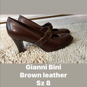 Brown leather Gianni Bini Sz 8 Mary Jane style heels